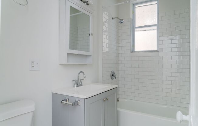 Studio, 1 bath, 500 sqft, $1,100, Unit 815-B LS