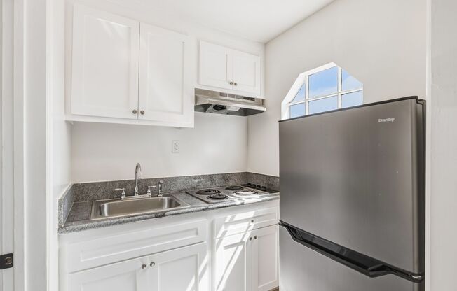 2521 Euclid Street Apartments