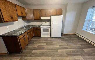 3 beds, 1 bath, 1,250 sqft, $1,750, Unit 828 Chicopee St - Unit 6