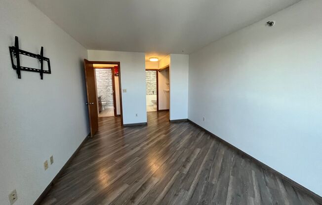 2 beds, 2 baths, $2,200, Unit UNIT 2220