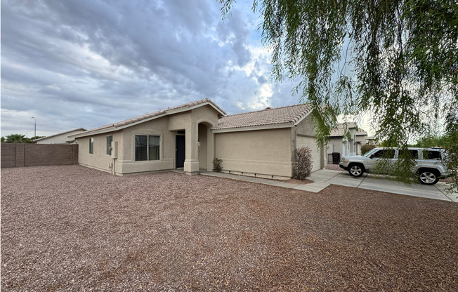 3Bed/2Bath House at Northern Ave/87th Ave! Ready for Immediate Move-In! – Corner Lot!