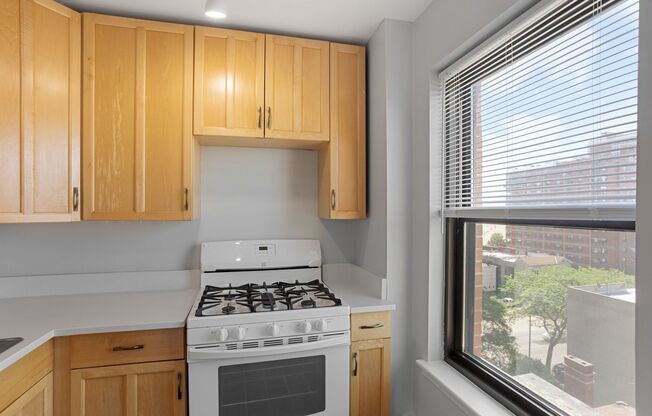 Studio, 1 bath, 405 sqft, $1,675, Unit 806