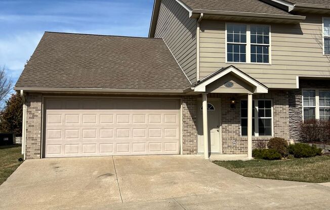 4 bed/ 2 bath townhouse