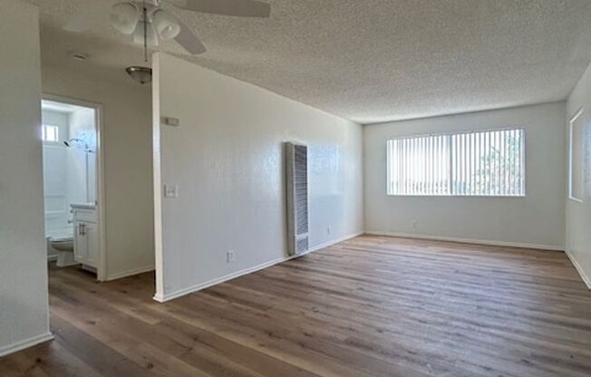 2 beds, 1 bath, $2,095