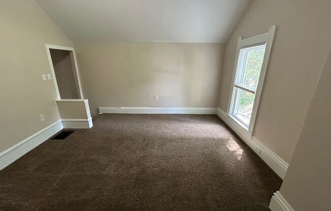 1 bed, 1 bath, 950 sqft, $775, Unit Back