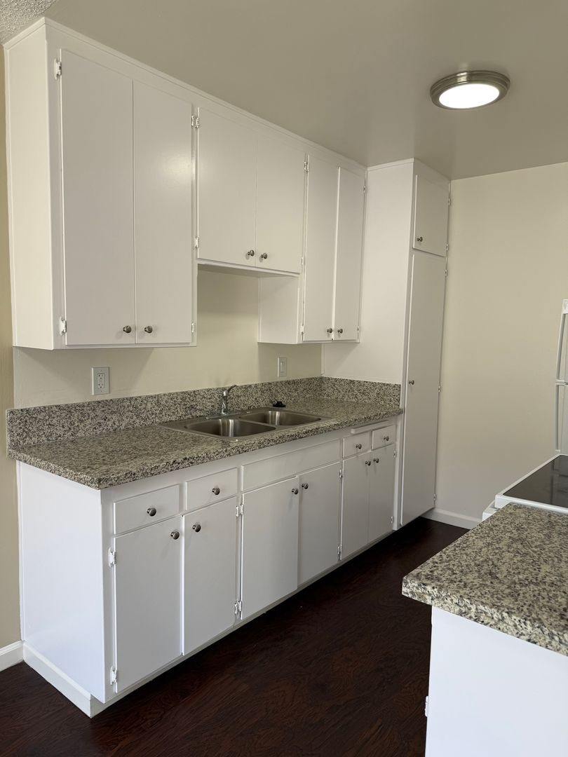 Castle Park Garden Apartments