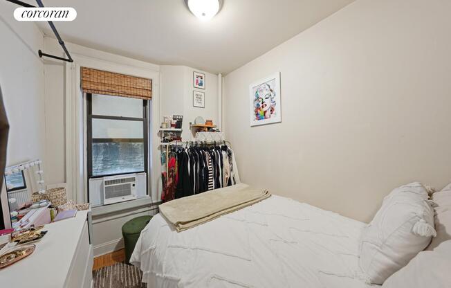 246 E 51 ST