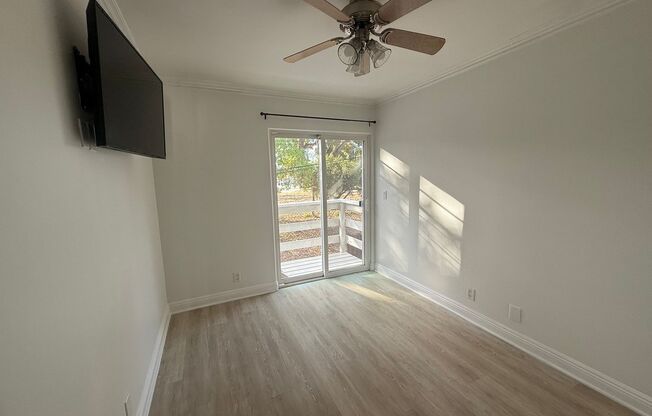 2 beds, 1 bath, $2,850