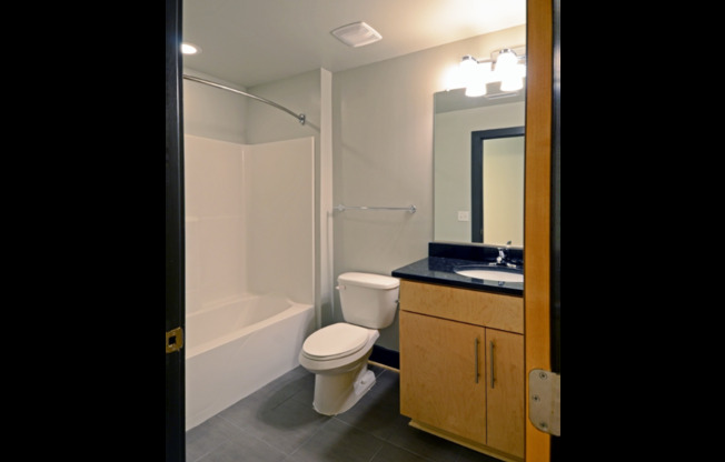 1 bed, 1 bath, 690 sqft, $1,320, Unit Unit 303