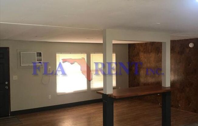 Newly renovated 4/2 Mobile home on large lot in Orlando**