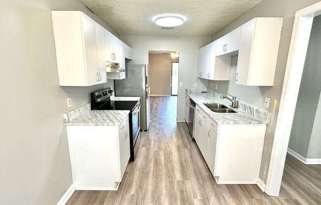 2 beds, 1 bath, $1,295