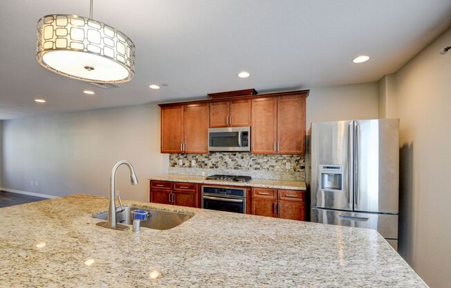 RARE STRIP & MOUNTAIN VIEWS | PRIVATE ROOFTOP DECK