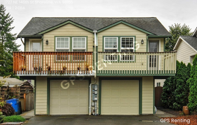 Shoreline Townhouse with great fenced yard