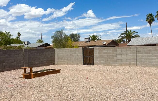 **EXCELLENT UPGRADED 3 BEDROOM/1 BATHROOM/1 CAR GARAGE HOME IN CHANDLER (CHANDLER & DOBSON)** **