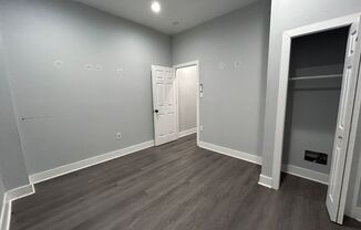 1 bed, 1 bath, 650 sqft, $1,050, Unit 2R