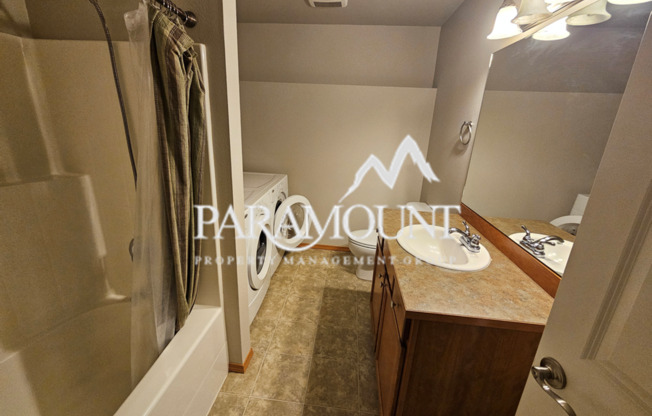 3 beds, 2 baths, $2,300