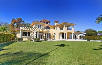 4301 UNIVERSITY DR