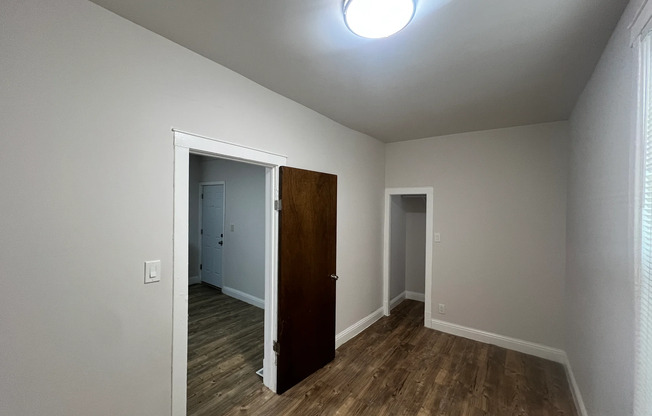 8208 S SOUTHSHORE DR