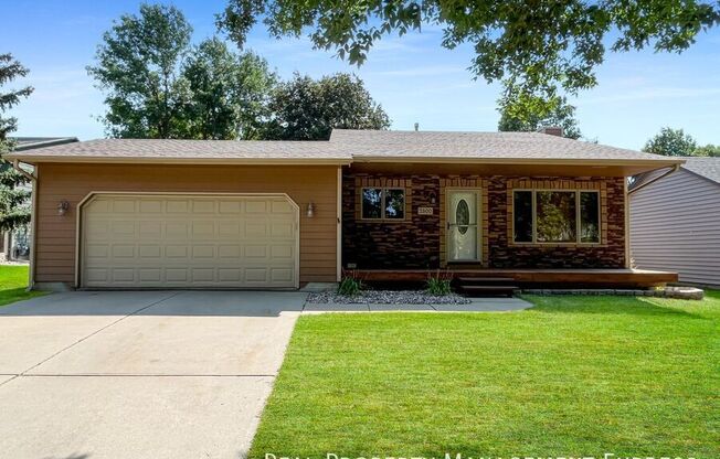 2500 S ASCOT AVE