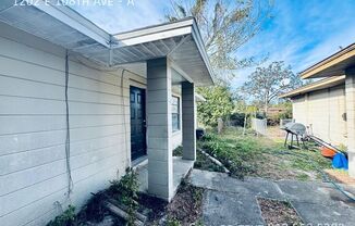 1202 E 108 AVE