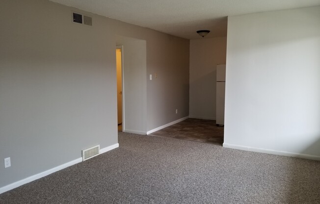 2 beds, 1 bath, 800 sqft, $925, Unit F4