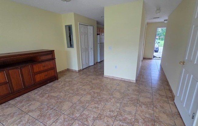 271 HART LN