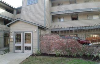 6673 Hammond Ave.