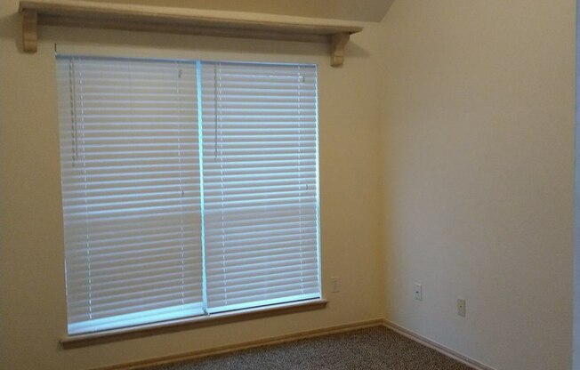 Very nice 3 bed + office, in Berkley Addition in west Norman!