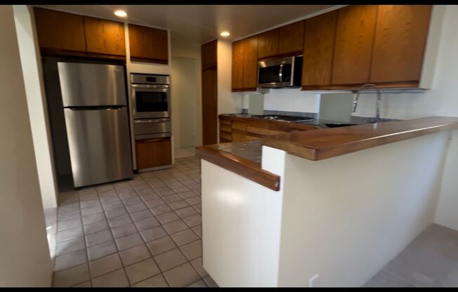 3 beds, 2.5 baths, $5,995