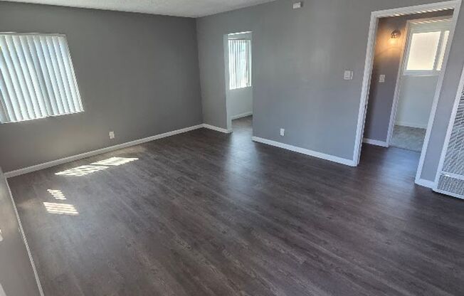West University Ave. (13 unit)