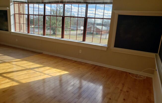 1 bed, 1 bath, 590 sqft, $1,295, Unit Apt 305