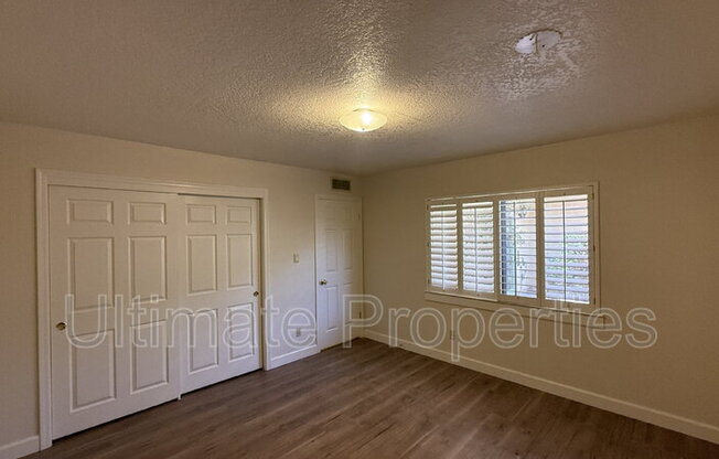 5814 W GELDING DR