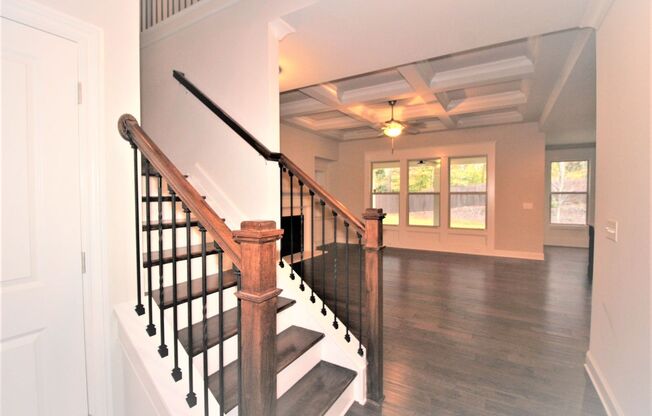 Beautiful Home in Sugar Hill!