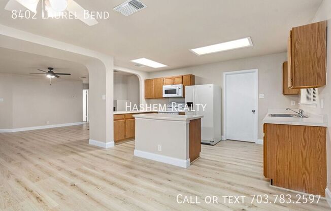 8402 LAUREL BND