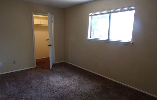 2 beds, 1 bath, 900 sqft, $1,395, Unit A