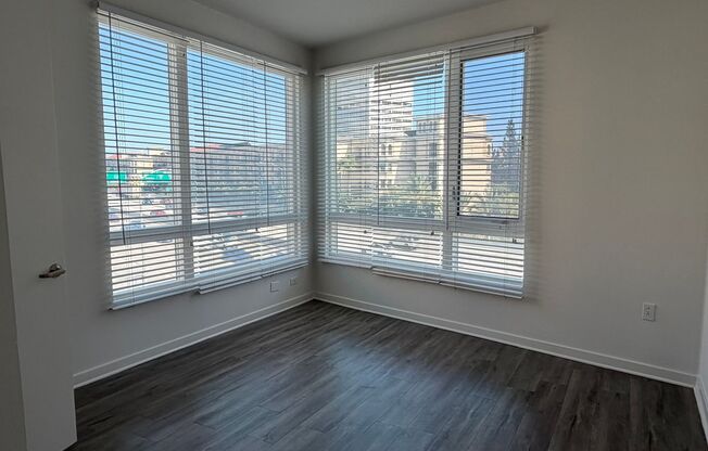 2 beds, 2 baths, 1,220 sqft, $3,430, Unit 543