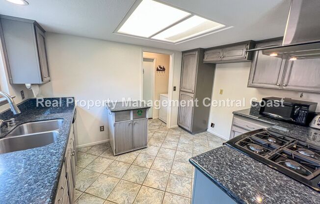 3 beds, 2 baths, $2,900