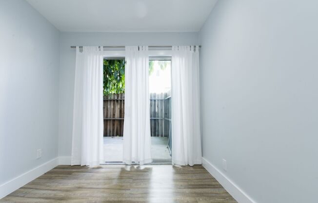 Runyon Canyon Properties, LLC (1636 N. Fuller Avenue)