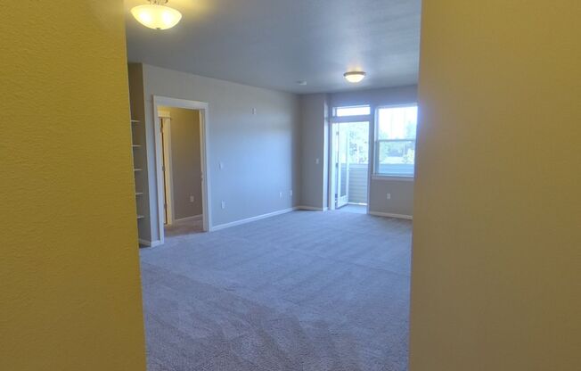 3 beds, 3 baths, 1,324 sqft, $2,700, Unit 303