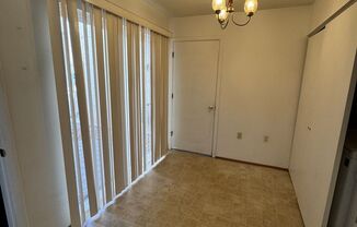 3 beds, 2.5 baths, $1,750, Unit Unit 17