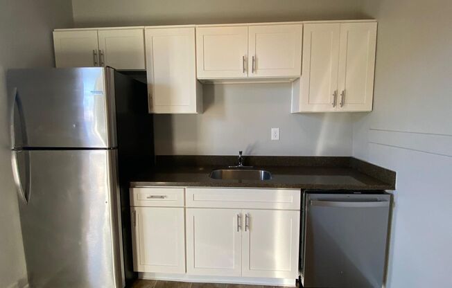 3 beds, 1 bath, 1,100 sqft, $1,855, Unit Apt D