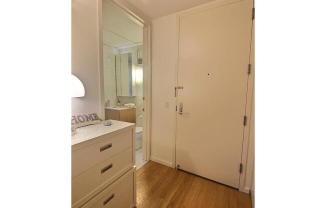 1 bed, 1.5 baths, 842 sqft, $6,100, Unit 19B
