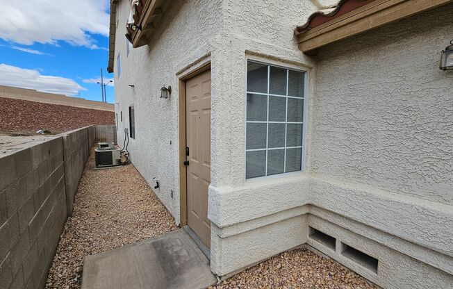 Adorable Condo in Summerhills Community!
