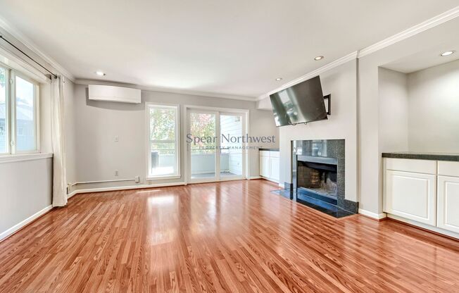 River-View 2BD/2BA End-Unit Condo at Heron Pointe — Steps to the Willamette Greenway