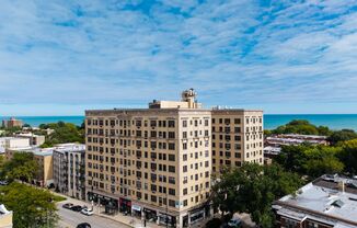 The Vivian at Rogers Park