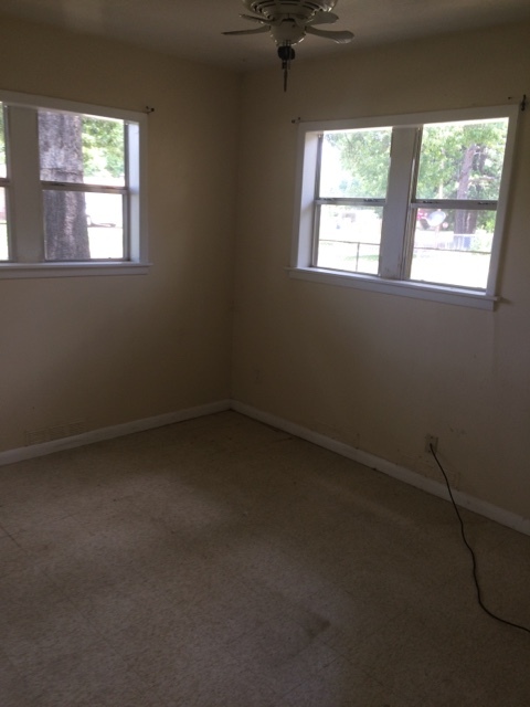 2 beds, 1 bath, $495