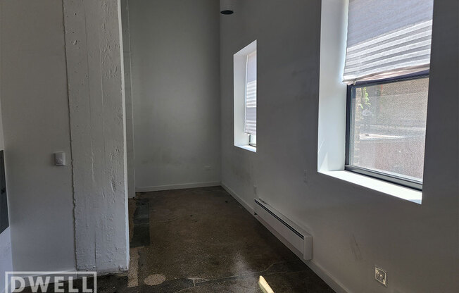 1049 W LAWRENCE