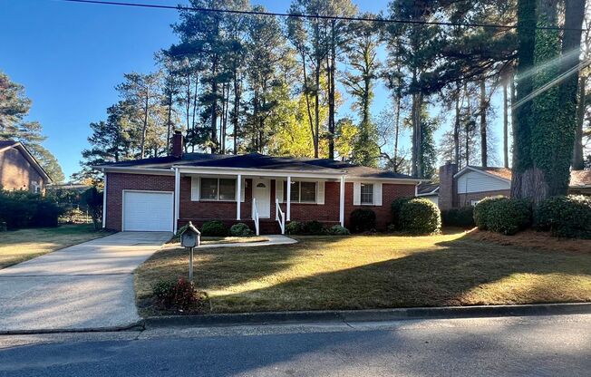 3BD/2BA Brick Ranch on Quiet Cul-de-Sac in Great Neck Neighborhood!