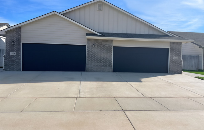 1638/40 Hickory Creek