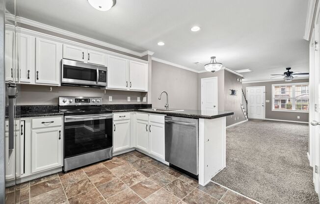 2 Bedroom Pet Friendly Condo For Rent Near Beachaven Vineyard!